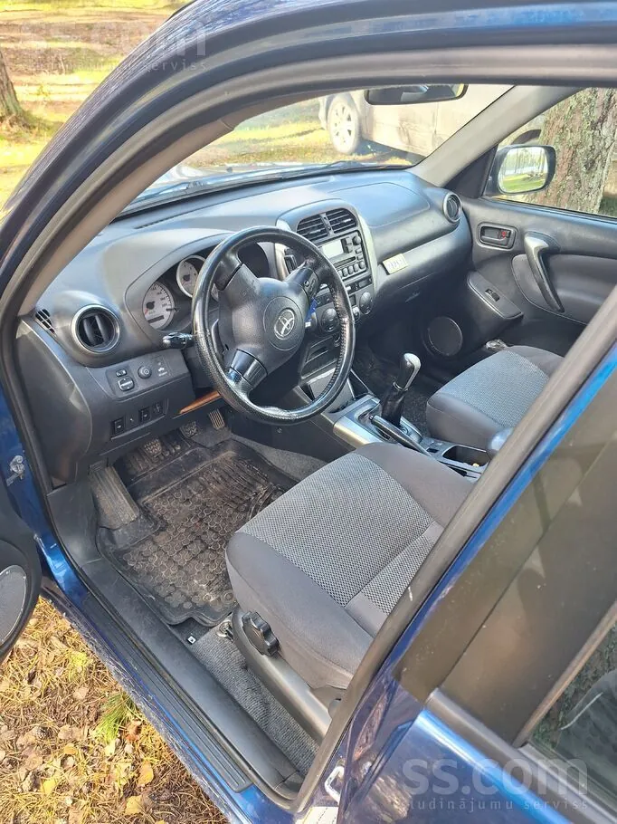 Toyota Rav4 2004 photo 4