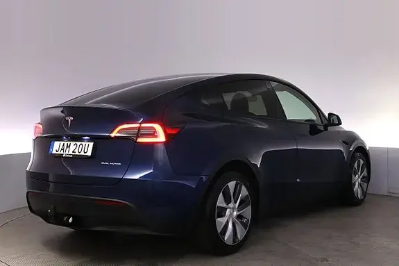 Tesla Model Y 2023 photo 5