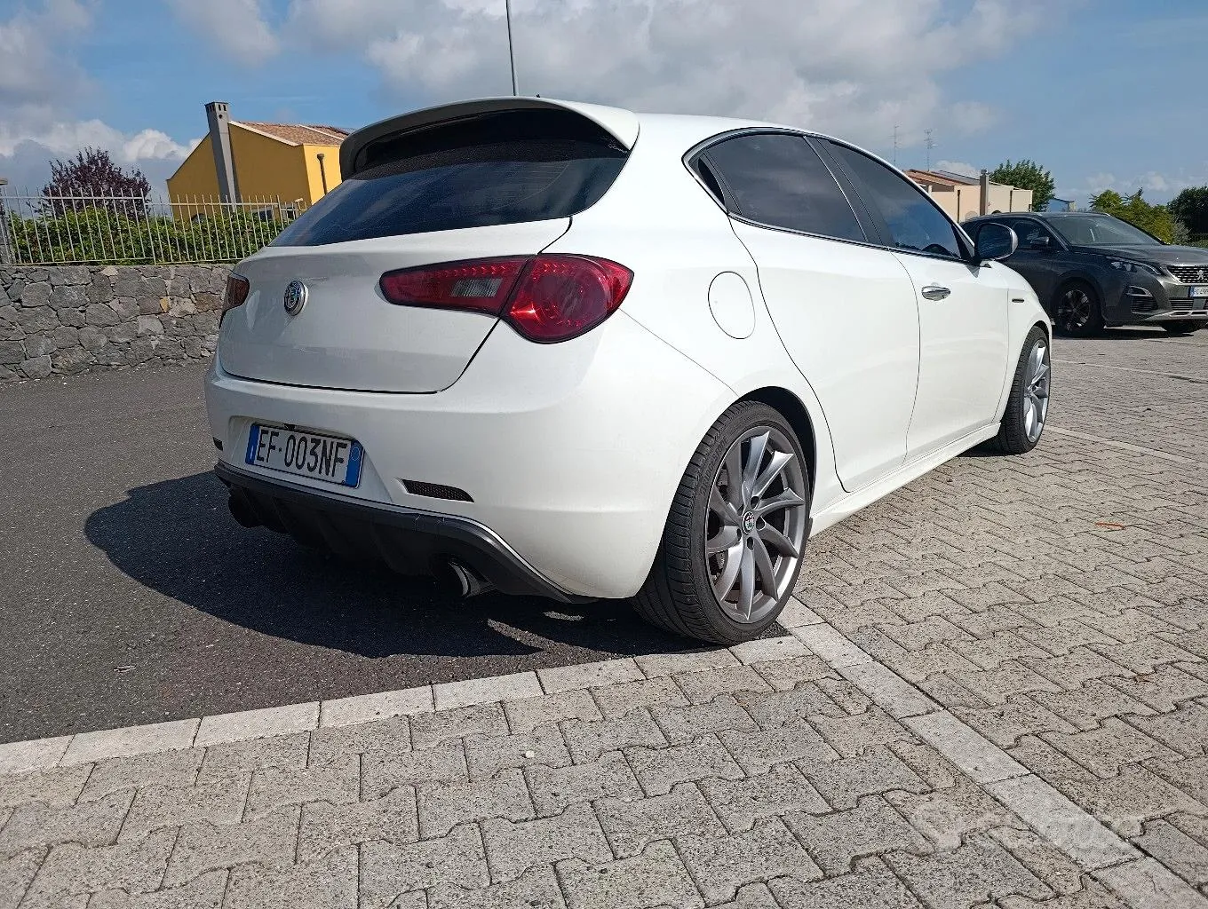 Alfa Romeo Giulietta 2010 photo 2