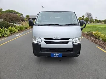 Toyota Hiace 2021 photo 3
