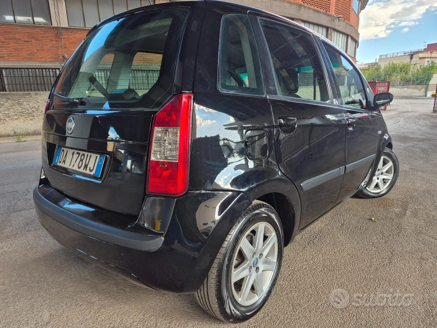 Fiat Idea 2007 photo 2