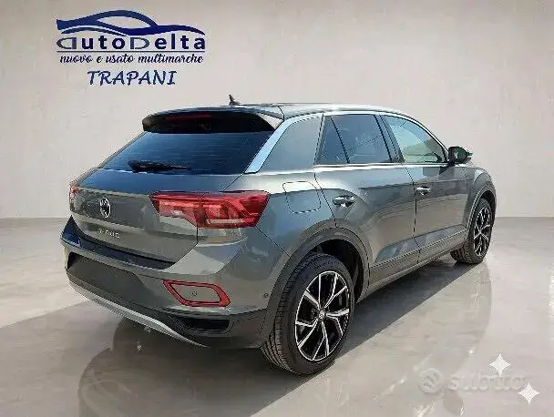 Volkswagen T-Roc 2023 photo 2