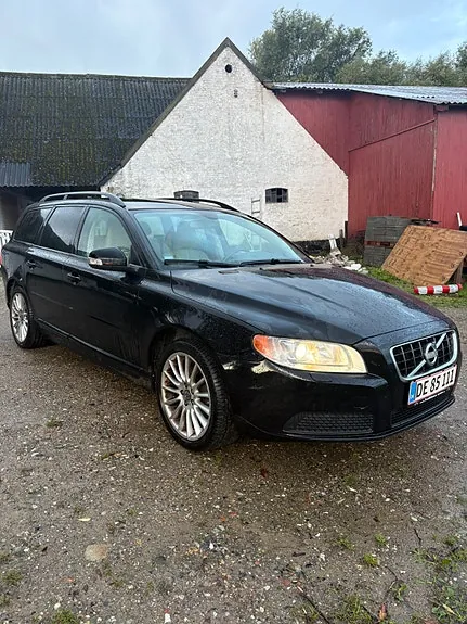 Volvo V70 2011 photo 2