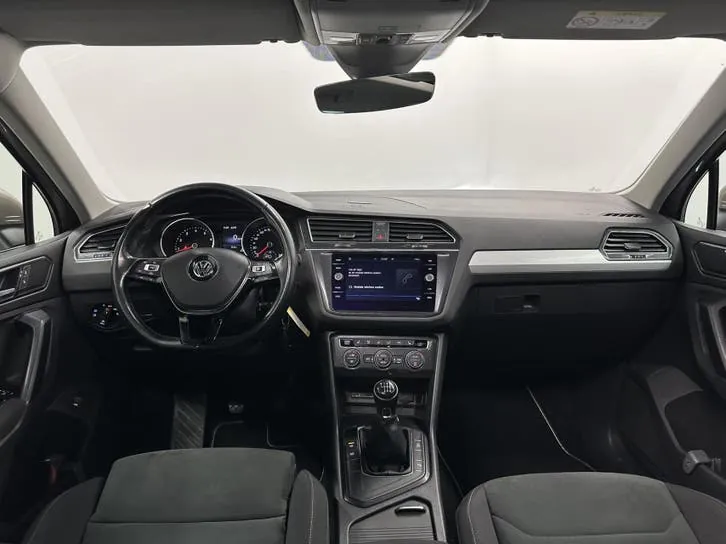 Volkswagen Tiguan 2018 photo 2