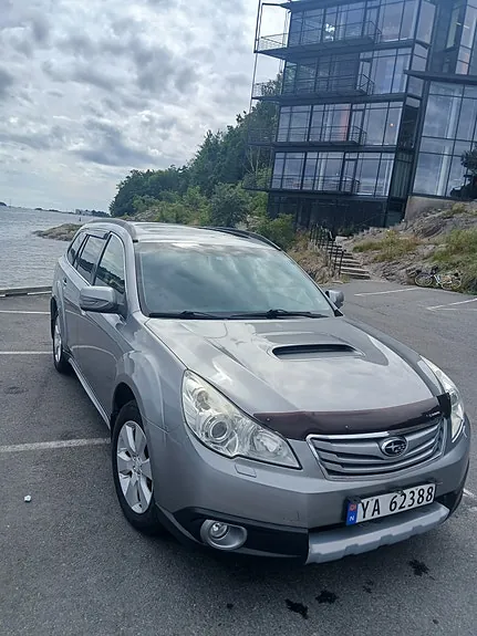 Subaru Legacy Outback 2010 photo 2