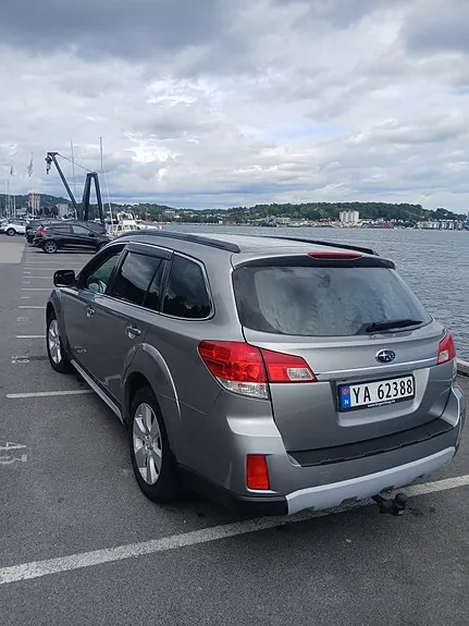 Subaru Legacy Outback 2010 photo 4