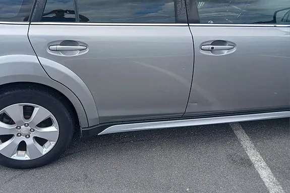 Subaru Legacy Outback 2010 photo 5