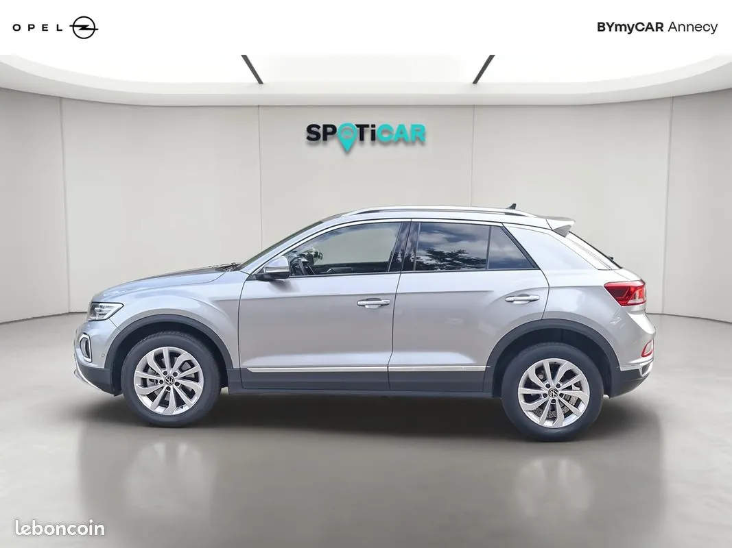 Volkswagen T-Roc 2023 photo 2