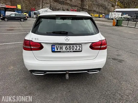 Mercedes-Benz C180 2015 photo 5