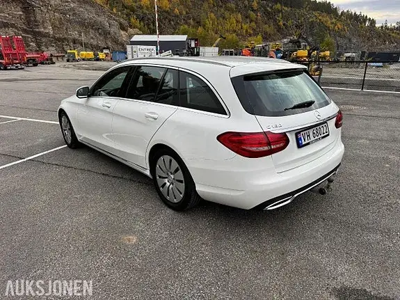 Mercedes-Benz C180 2015 photo 4