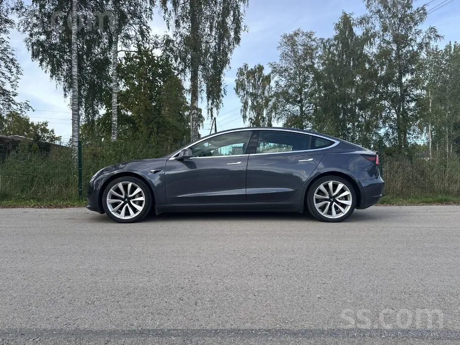 Tesla Model 3 2020 photo 4