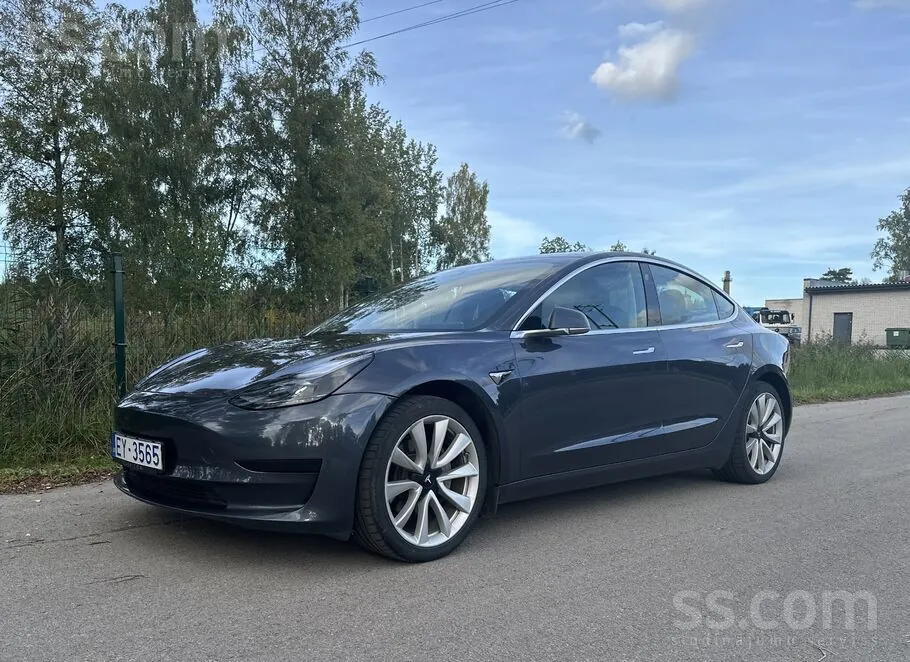 Tesla Model 3 2020 photo 2