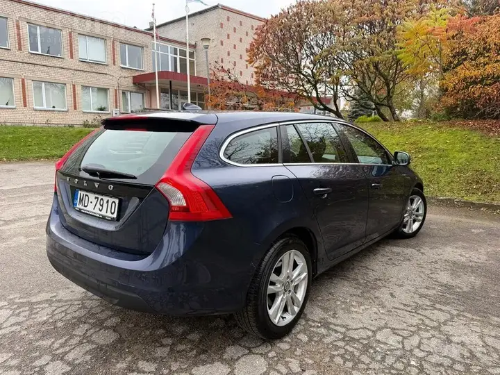 Volvo V60 2012 photo 5