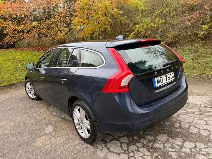 Volvo V60 2012 photo 4
