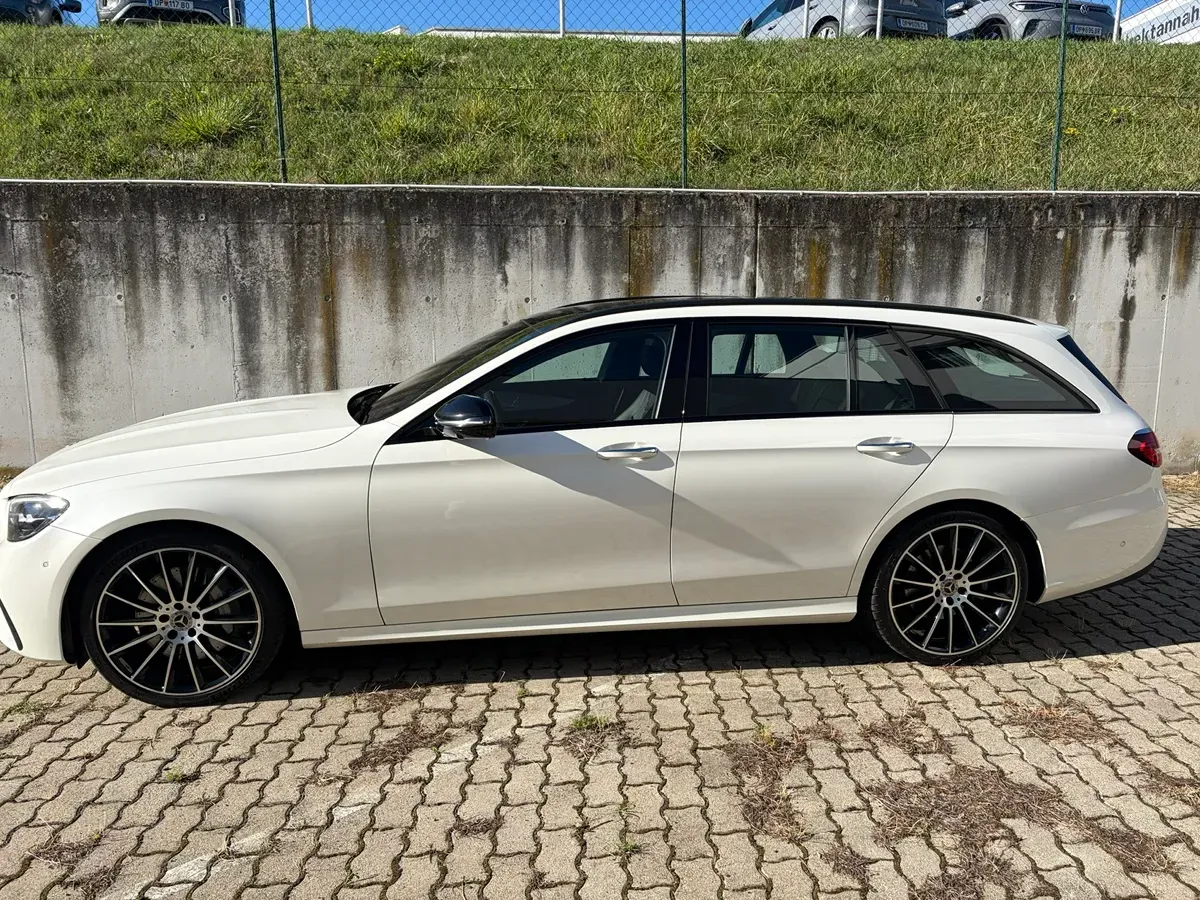 Mercedes-Benz E-Class 2022 photo 2