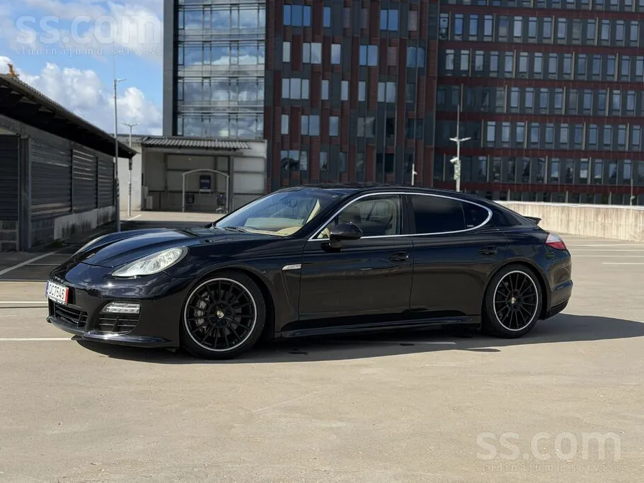 Porsche Panamera 2010 photo 2