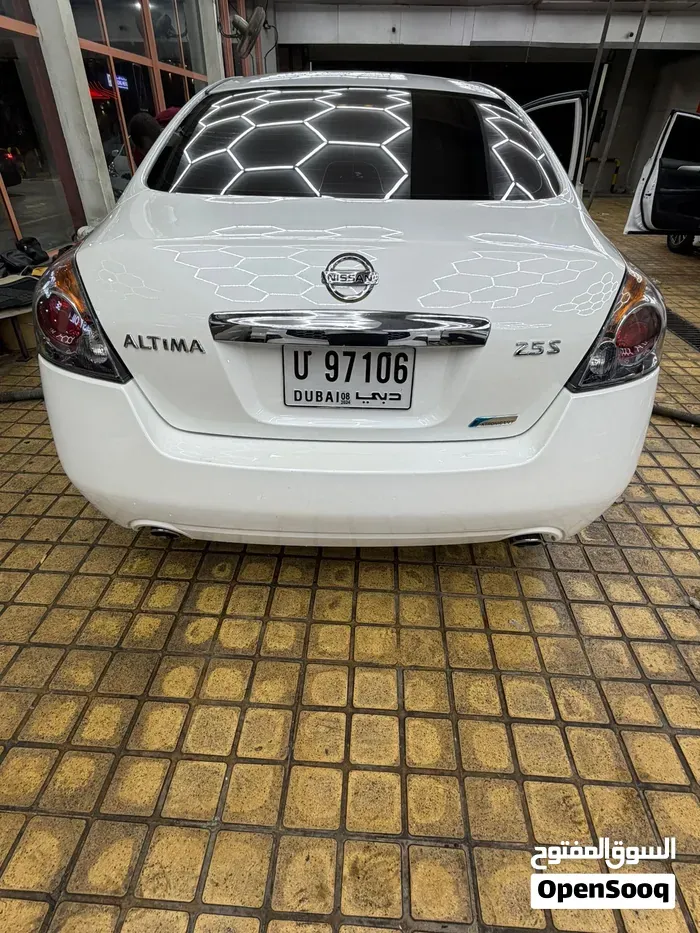 Nissan Altima 2012 photo 2
