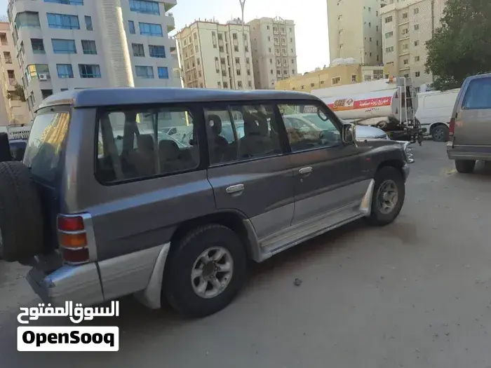 Mitsubishi Pajero 2000 photo 2