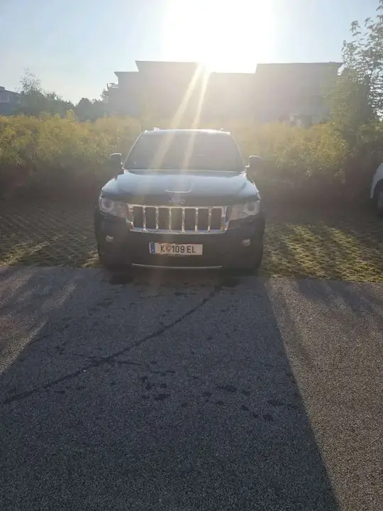 Jeep Grand Cherokee 2011 photo 3