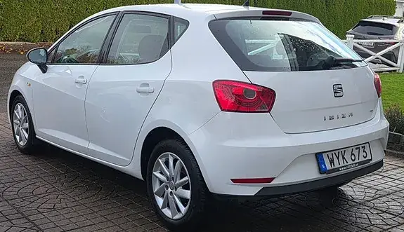 Seat Ibiza 2014 photo 2