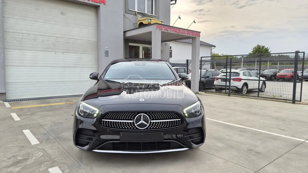 Mercedes-Benz E 300 2023 photo 3