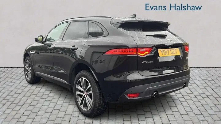 Jaguar F-Pace 2017 photo 2
