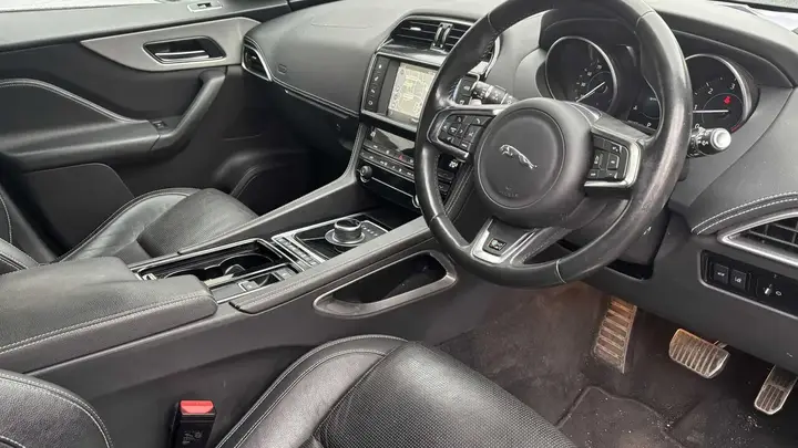Jaguar F-Pace 2017 photo 3