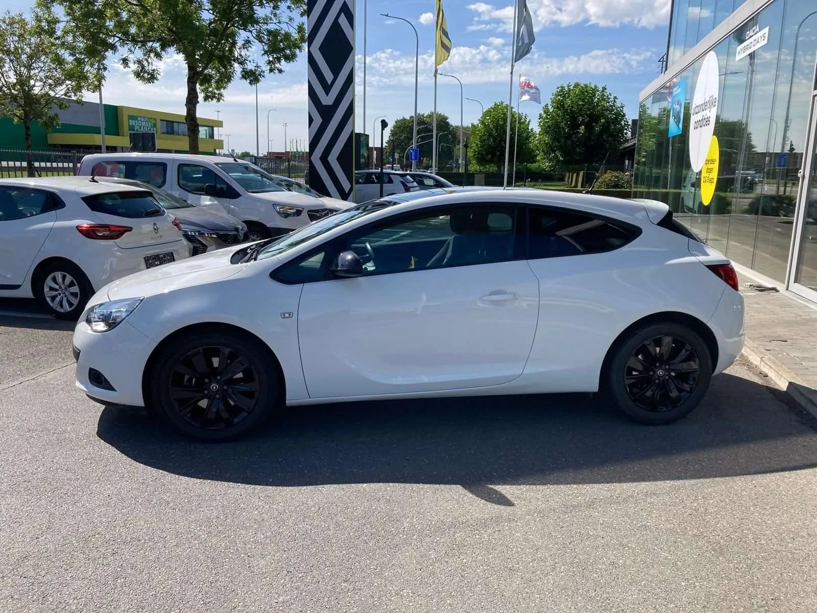 Opel Astra 2013 photo 4