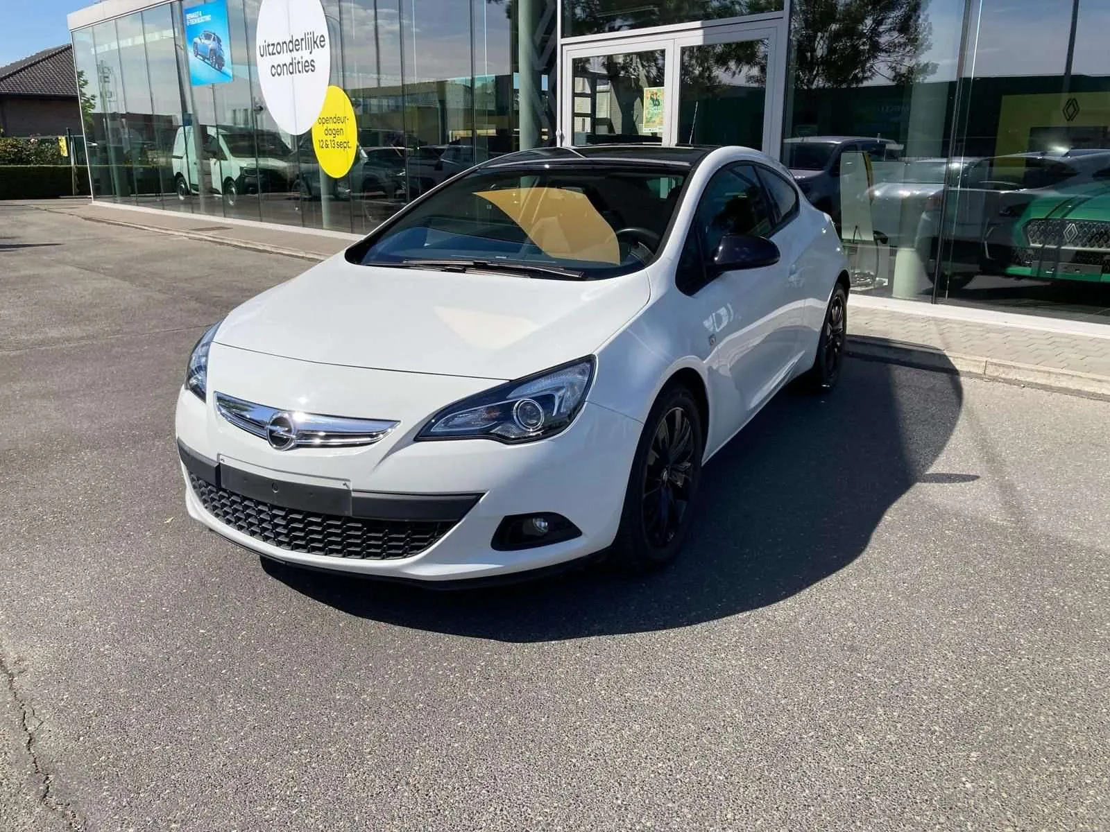 Opel Astra 2013 photo 3