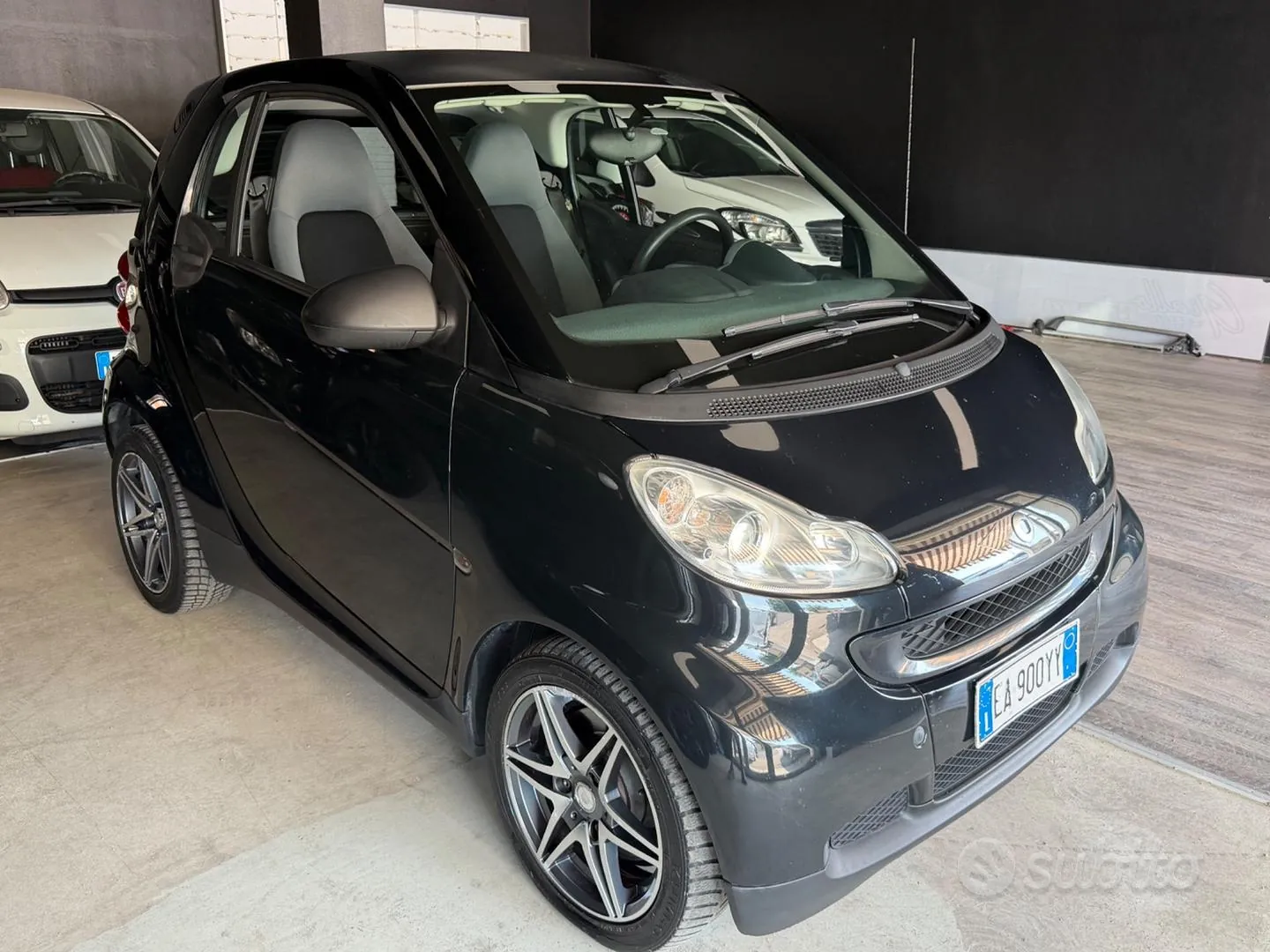 Smart Fortwo 2011 photo 2