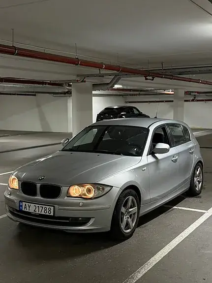 BMW 118D 2011 photo 3