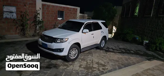 Toyota Fortuner 2012 photo 4