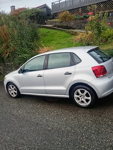 Volkswagen Polo 2011 photo 2