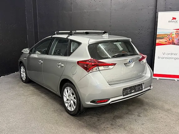 Toyota Auris 2016 photo 5