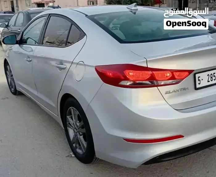 Hyundai Elantra 2017 photo 2