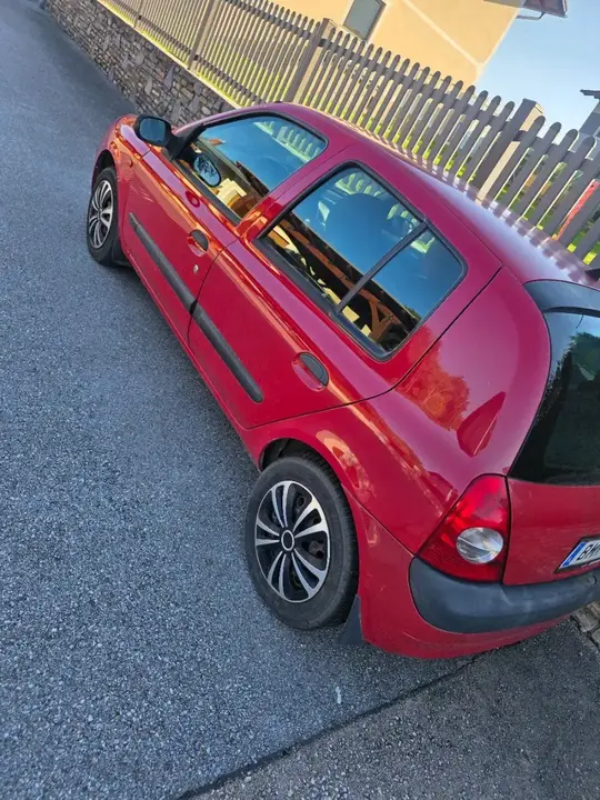 Renault Clio 2002 photo 2