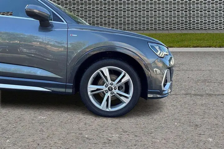Audi Q3 2024 photo 5