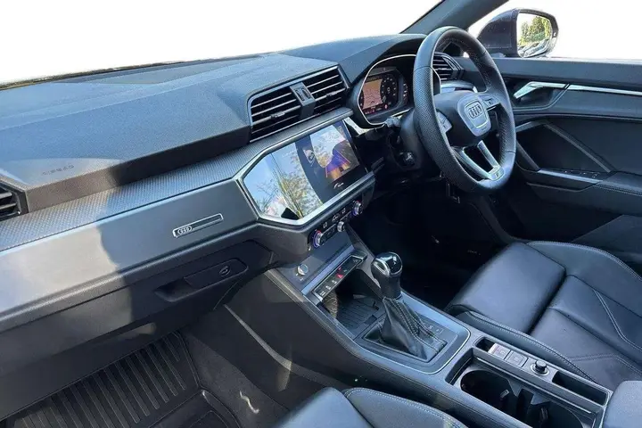 Audi Q3 2024 photo 2