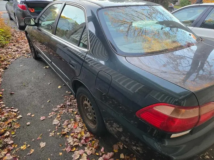 Honda Accord 2000 photo 3