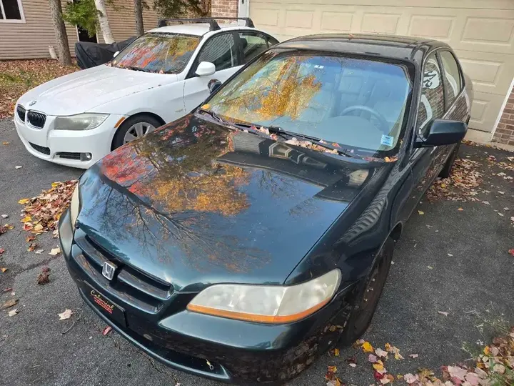 Honda Accord 2000 photo 4