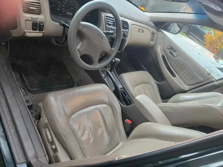 Honda Accord 2000 photo 5