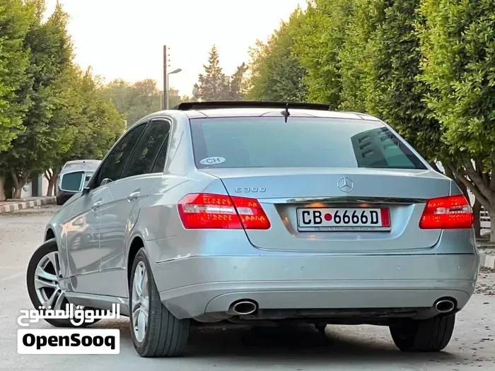 Mercedes-Benz E-Class 2011 photo 2