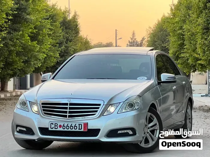 Mercedes-Benz E-Class 2011 photo 4