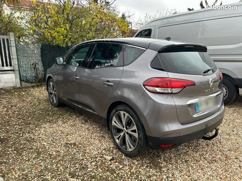 Renault Scenic 2018 photo 2
