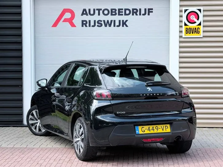 Peugeot 208 2019 photo 3
