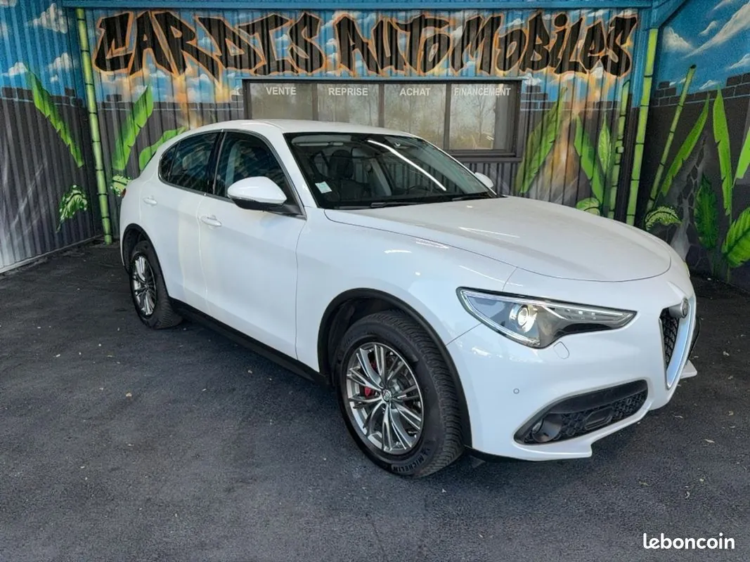 Alfa Romeo Stelvio 2017 photo 2