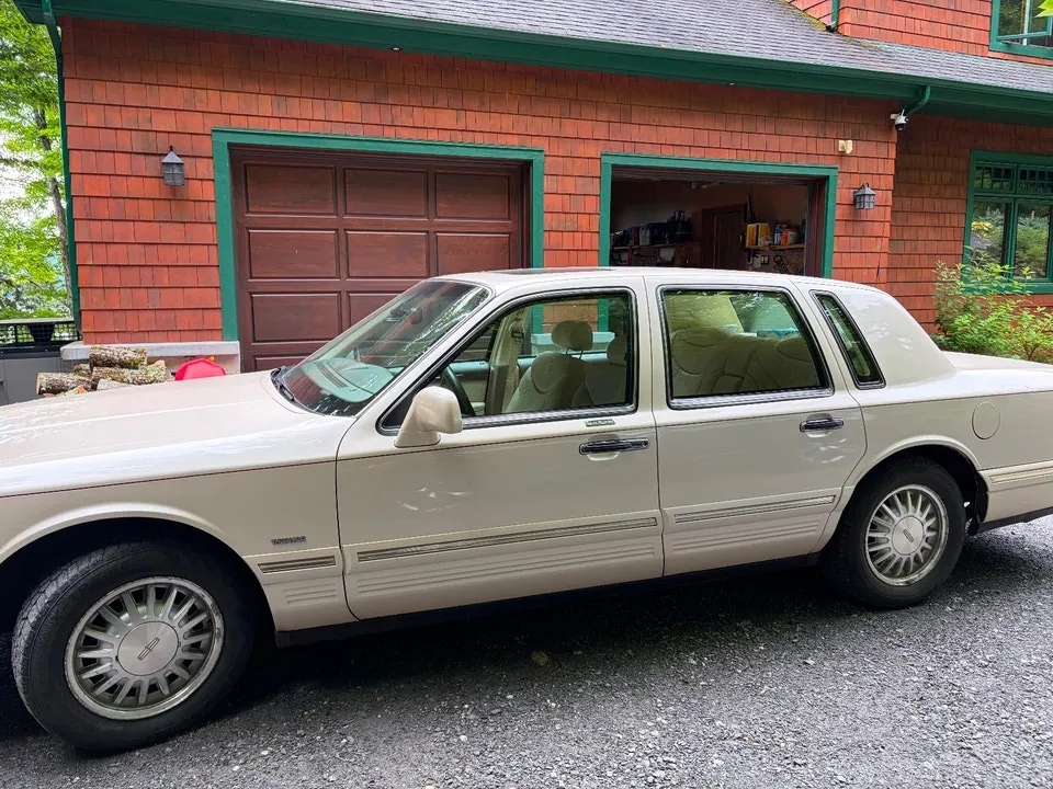 Lincoln Town Car