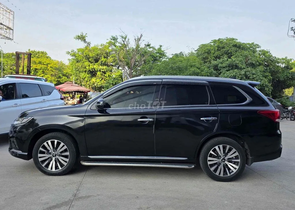 Mitsubishi Outlander 2023 photo 4