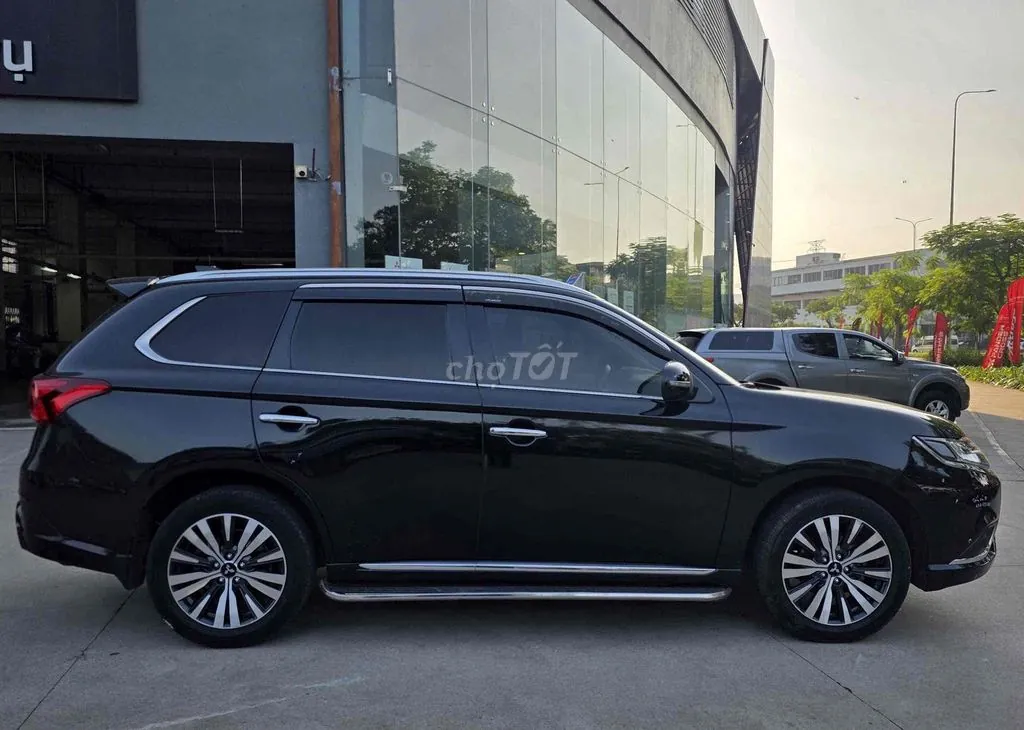 Mitsubishi Outlander 2023 photo 3