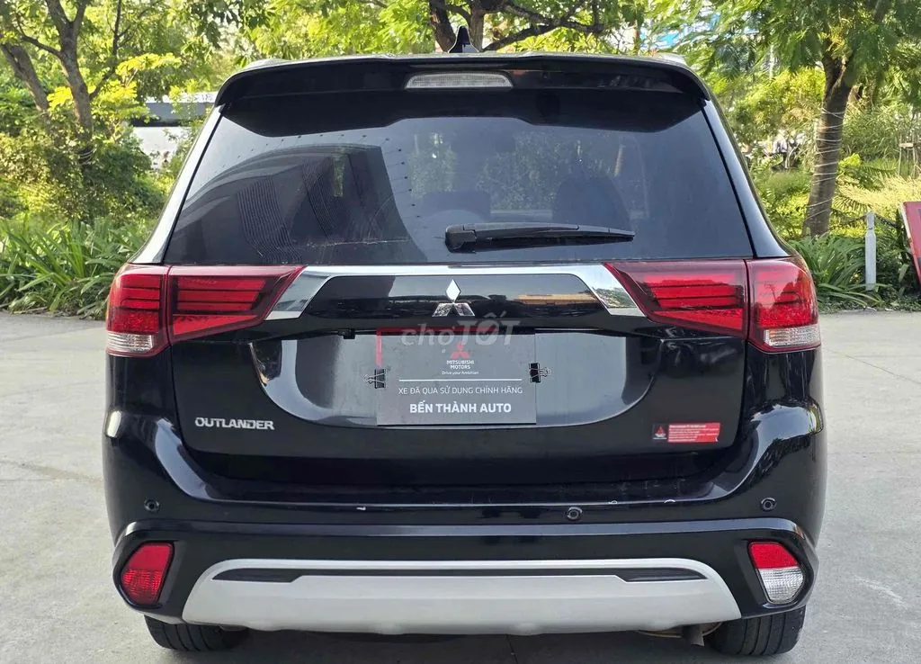 Mitsubishi Outlander 2023 photo 2